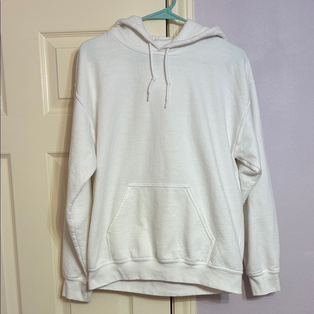 Gildan Men's White Hoodie Sweater